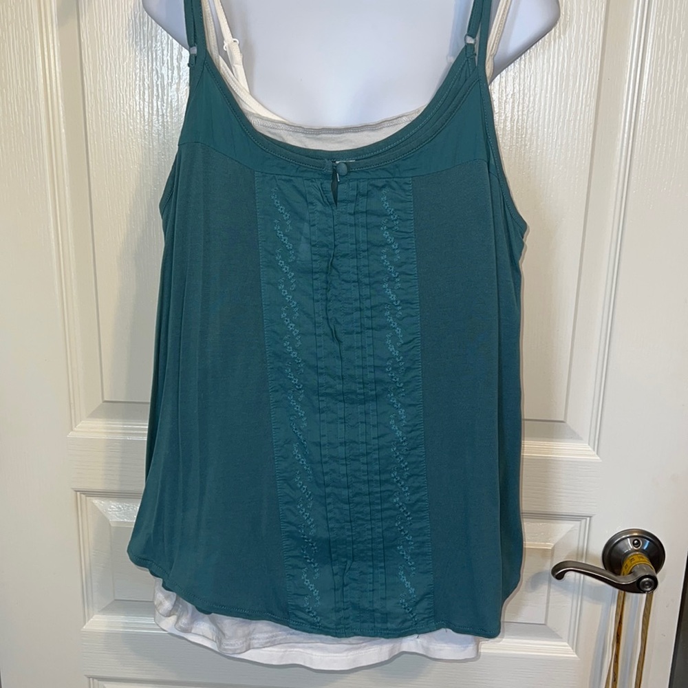 3 Tank Tops Sz L Bundle